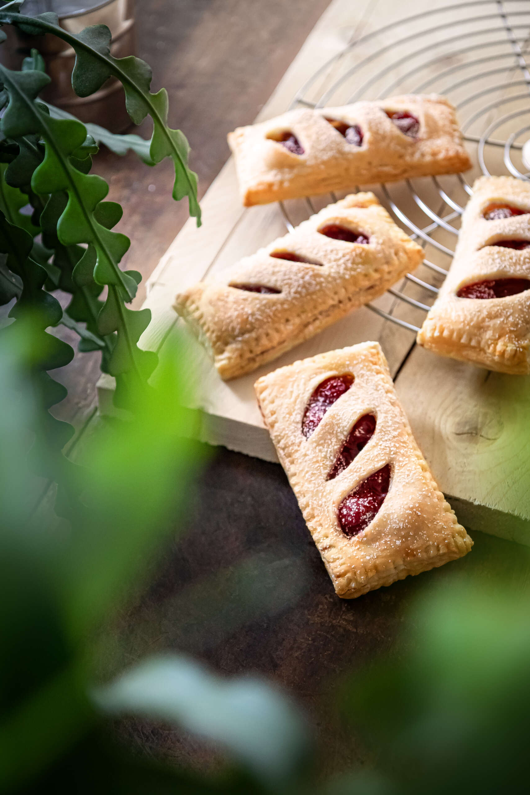 Marzipan-Kirsch-Taschen — Kuchenstickel